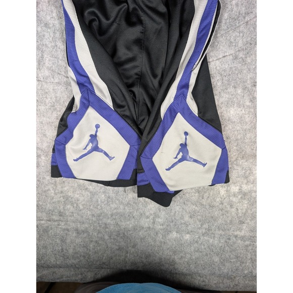 Jordan | Nike | Black/Gray | Dri-FIT Basketball‎ Shorts | M - snag - Picture 5 of 10
